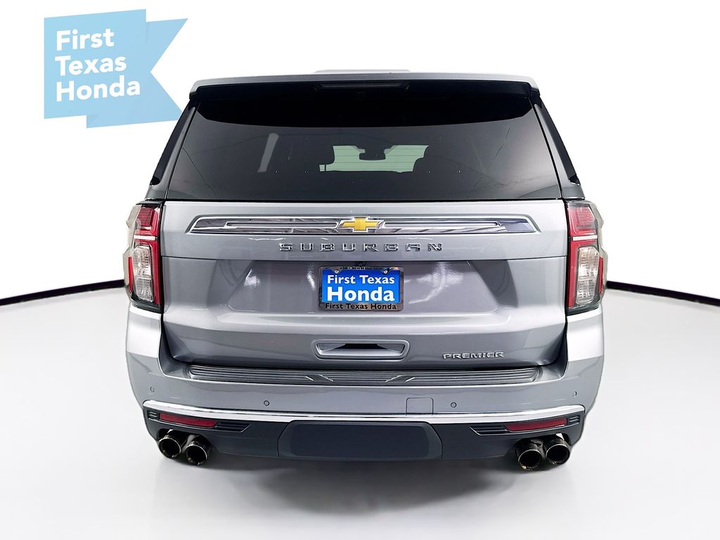 2024 Chevrolet Suburban Premier photo