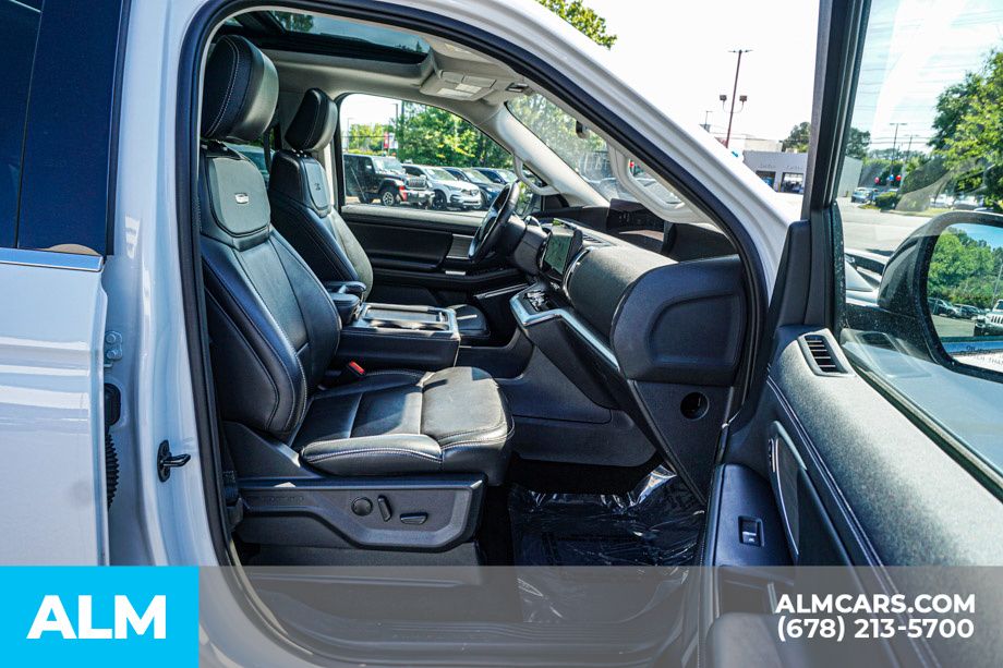Used 2025 White Ford Platinum image 25