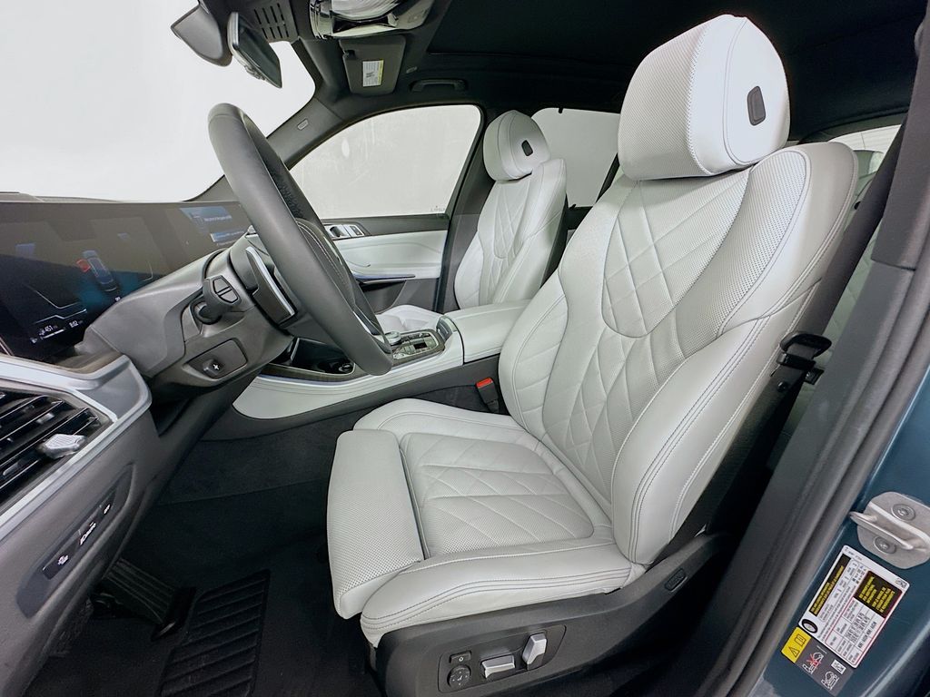 Thumbnail: 2025 BMW X5 - 21