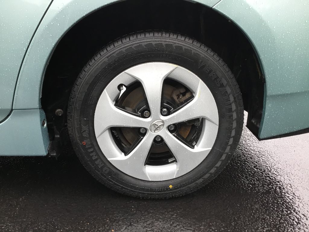 Thumbnail: 2013 Toyota Prius - 10