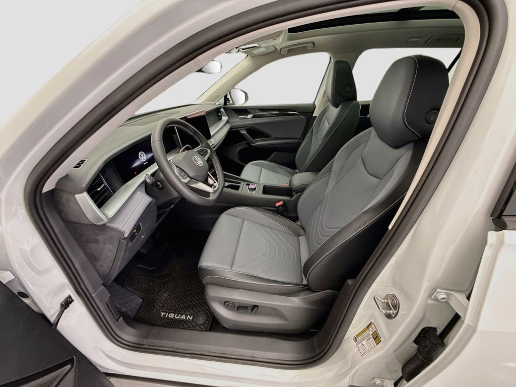 Thumbnail: 2026 Volkswagen Tiguan - 15