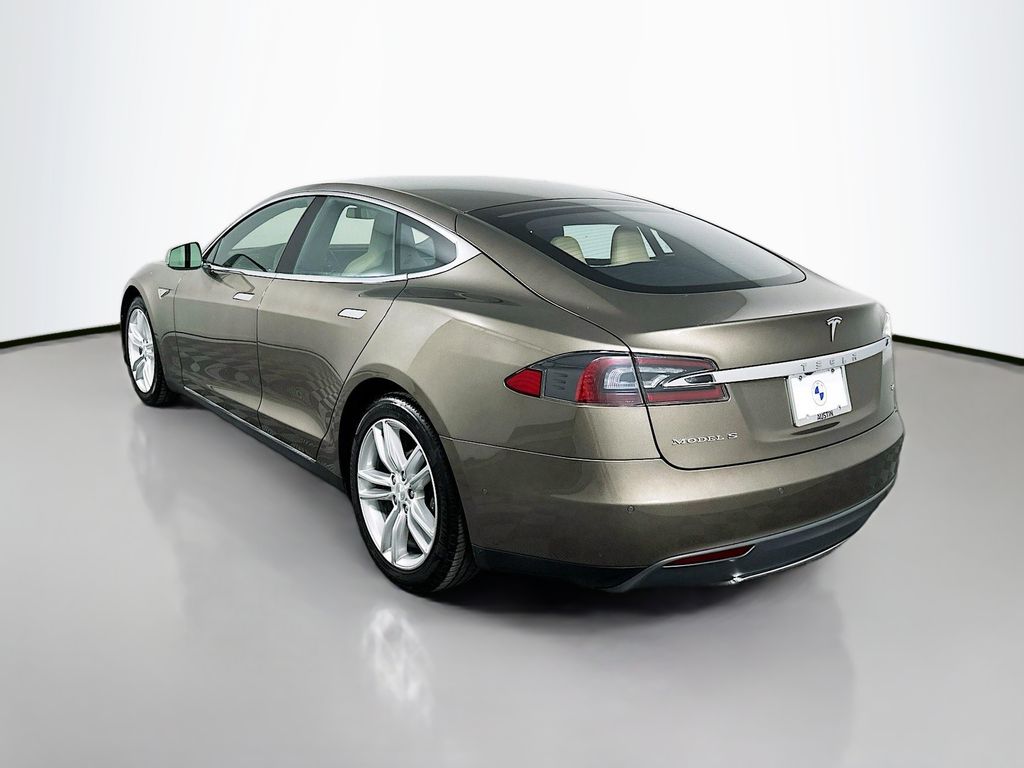 2015 Tesla Model S  7