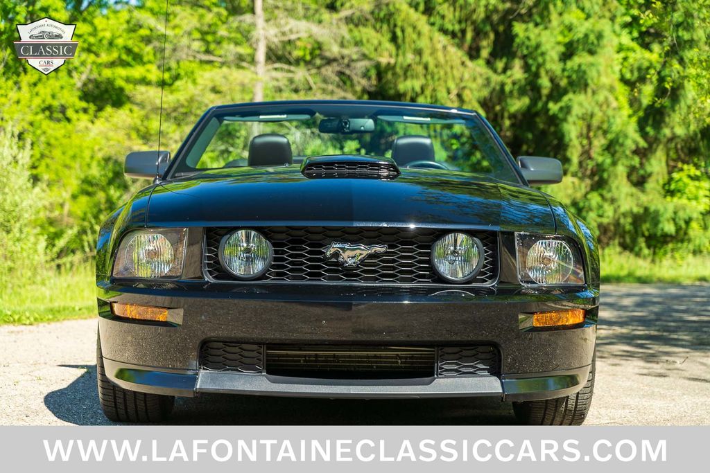 2007 Ford Mustang 26
