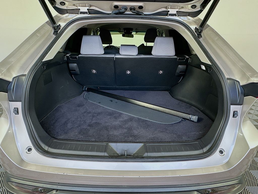 Thumbnail: 2023 Toyota Venza - 25