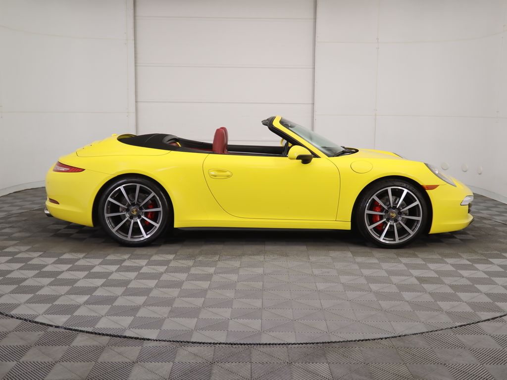 Thumbnail: 2016 Porsche 911 - 4