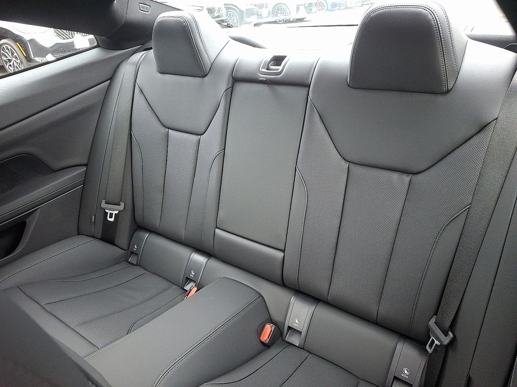 Thumbnail: 2026 BMW 4 Series - 10