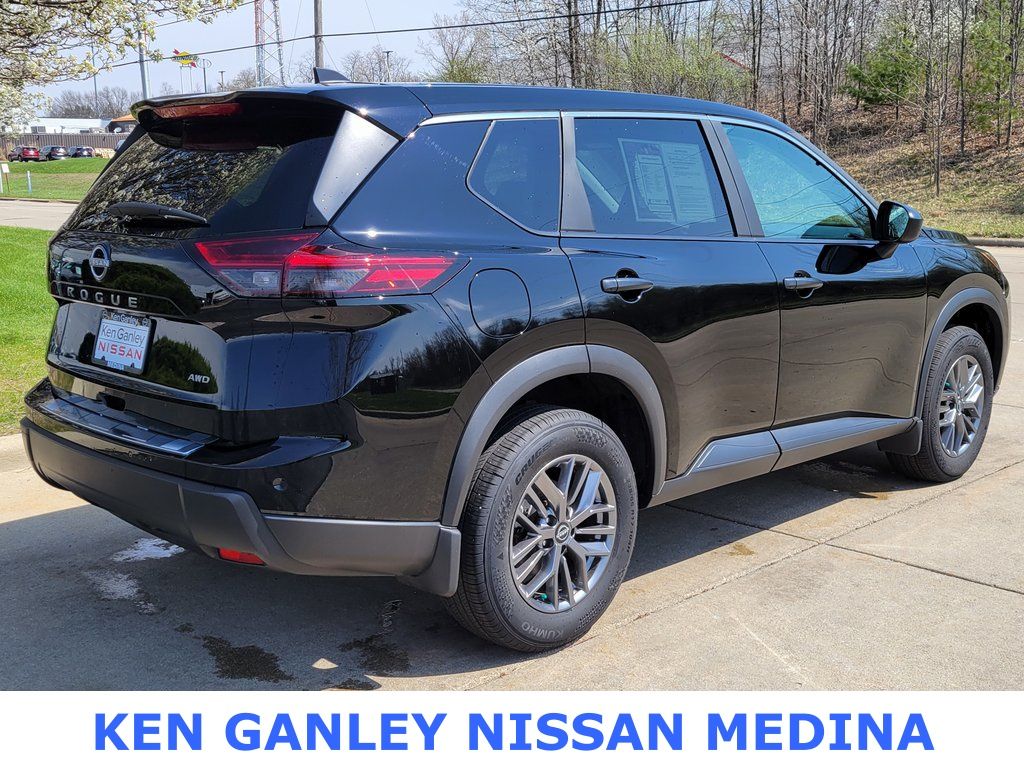 2025 Nissan Rogue S photo