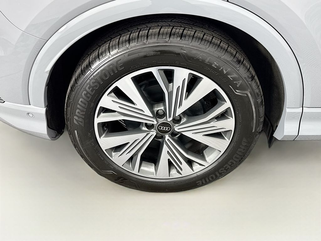 Thumbnail: 2023 Audi Q4 e-tron - 32