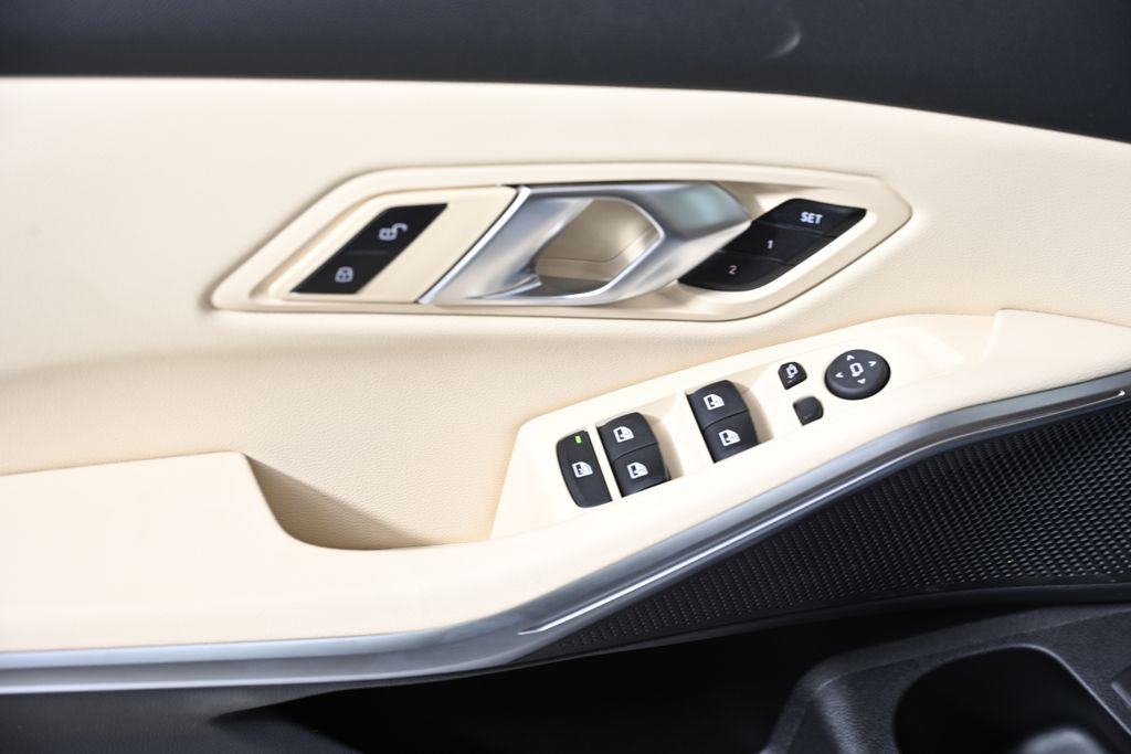 Thumbnail: 2025 BMW 3 Series - 22