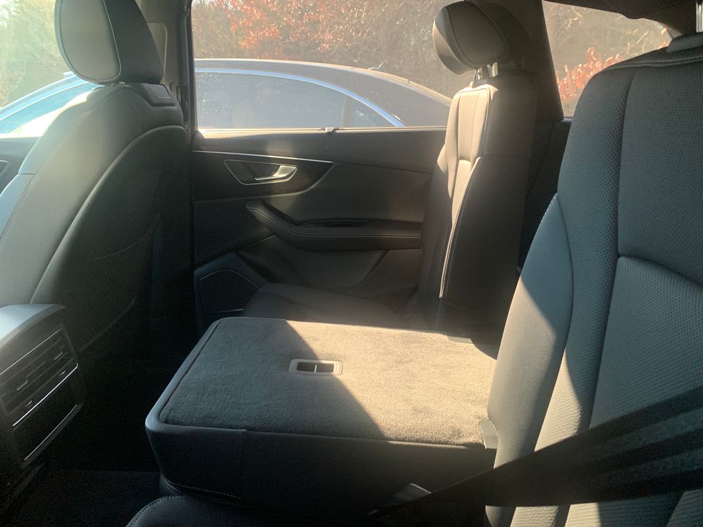 Thumbnail: 2026 Audi Q7 - 7