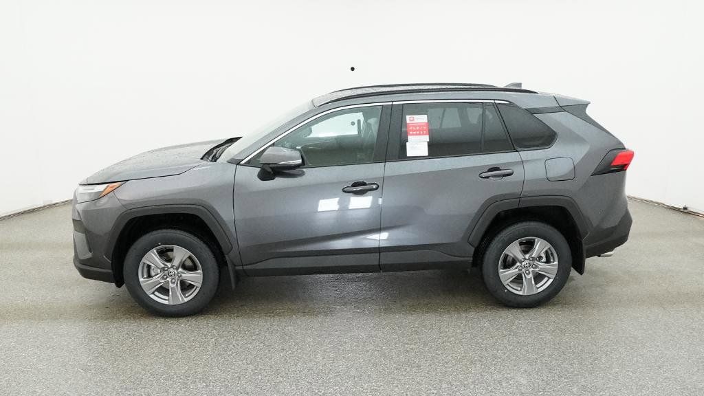 2025 Toyota RAV4 XLE 16