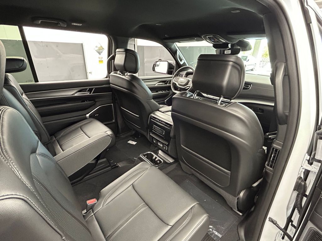 New 2026 Bright White Clearcoat Jeep  image 40