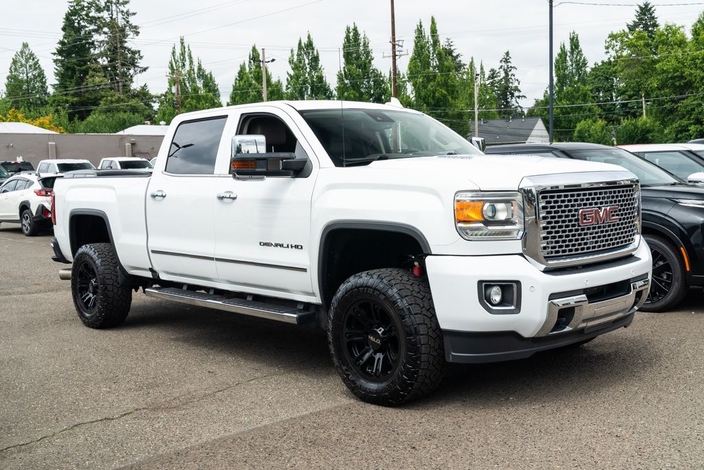 Summit White 2016 GMC Sierra 2500HD Pickup Truck Four-Wheel Drive Automatic