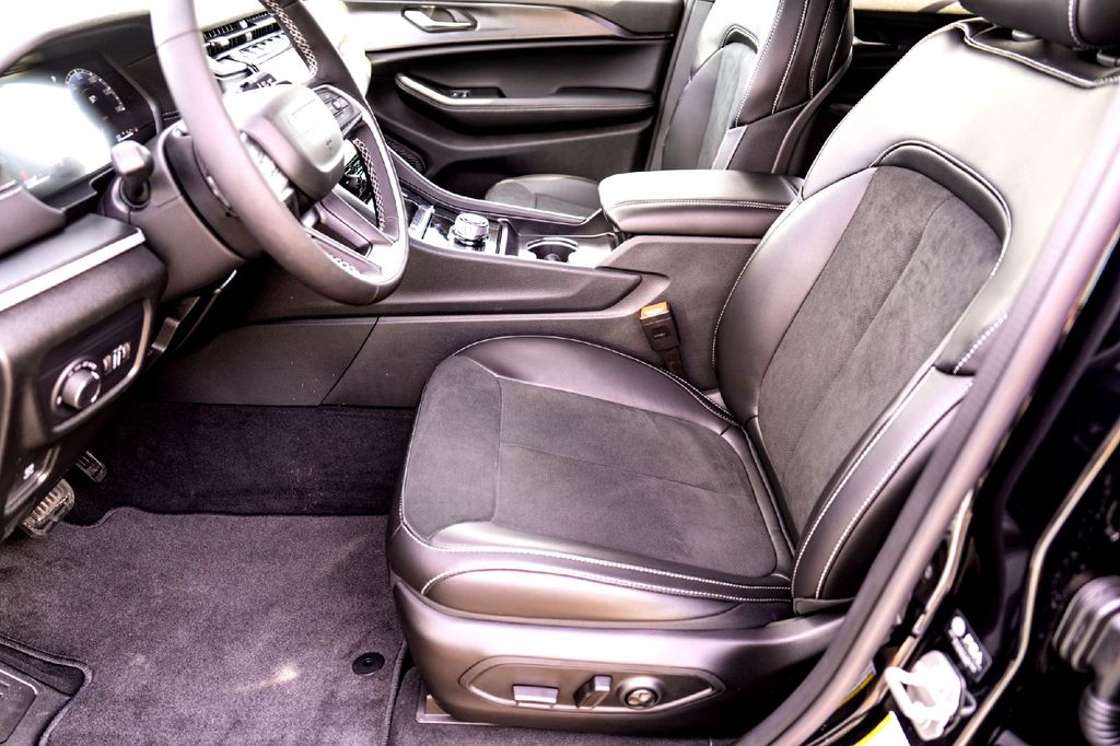 New Car 2025 Jeep Grand Cherokee  Altitude X For Sale Under $50,000 In Taylor, Texas
