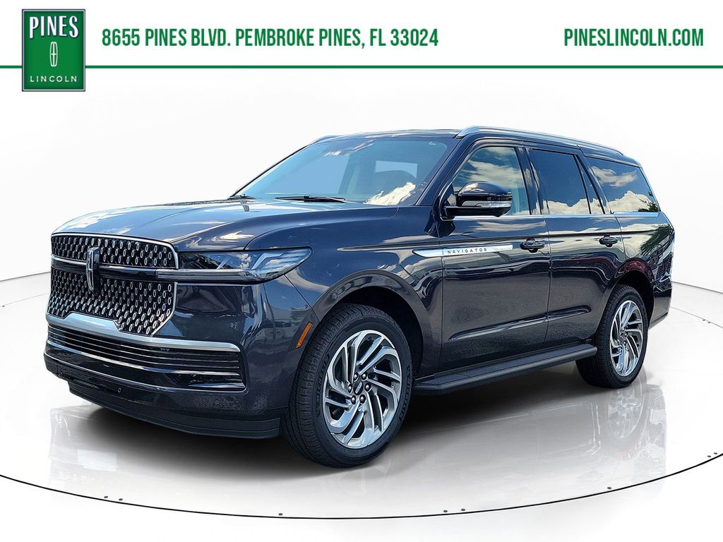 Starlight Gray Premium Colorant 2026 Lincoln Navigator SUV / Crossover Four-Wheel Drive Automatic