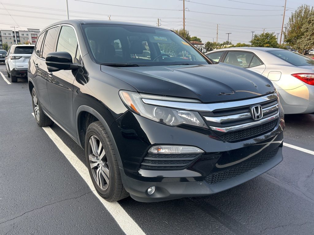 Thumbnail: 2017 Honda Pilot - 4