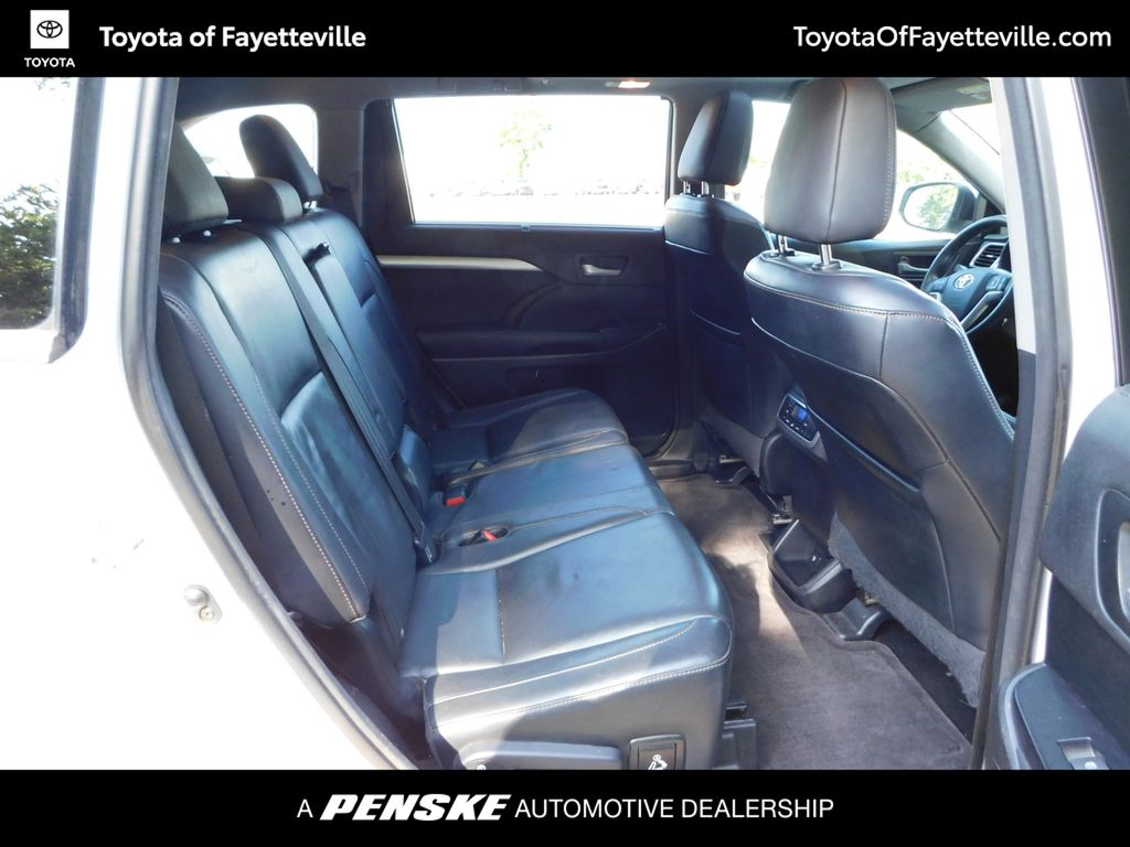 Thumbnail: 2015 Toyota Highlander - 5