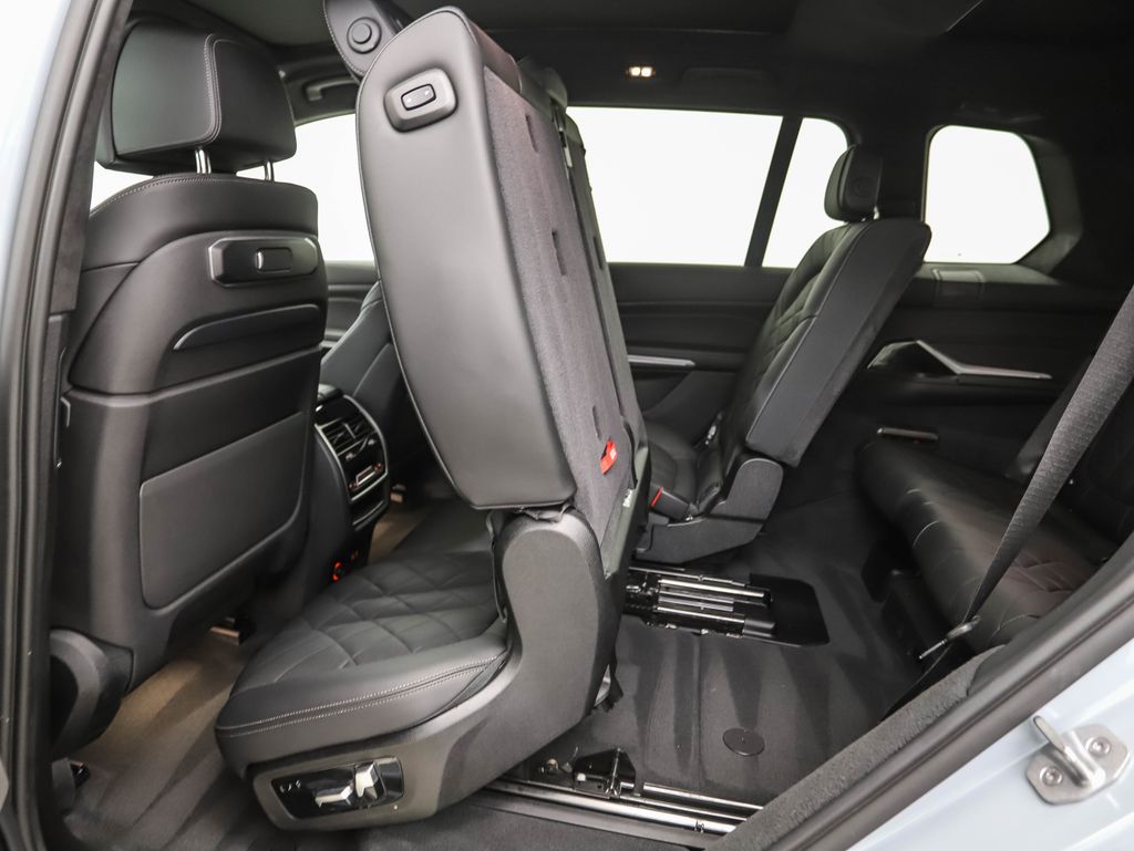 Thumbnail: 2023 BMW X7 - 24