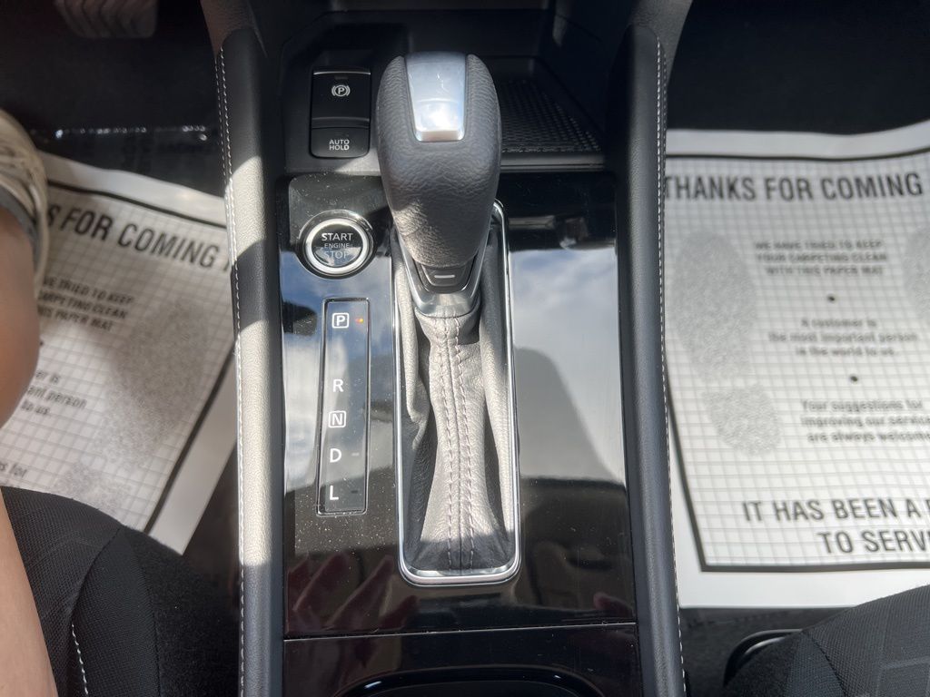 2024 Boulder Gray Pearl Nissan Kicks SV FWD SUV