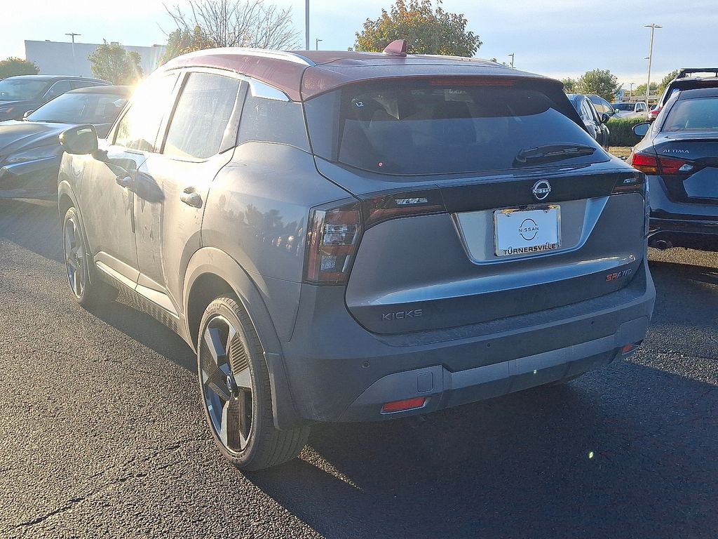 2025 Nissan Kicks SR 3