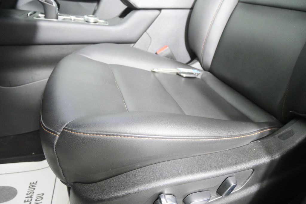 Thumbnail: 2020 Cadillac XT4 - 9