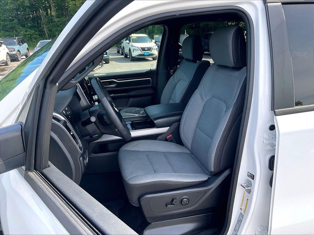 2025 Ram 1500 — photo 10