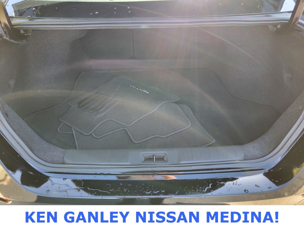 2023 Nissan Sentra SV photo