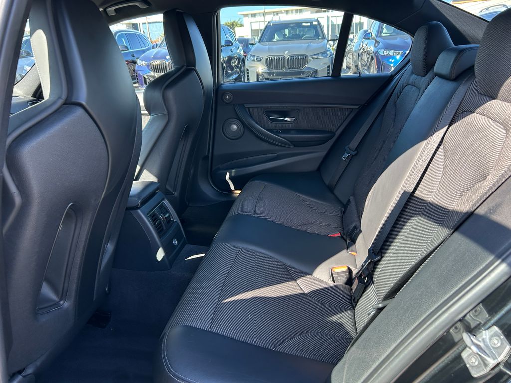 2017 BMW M3 Base 28