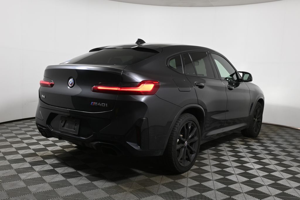Thumbnail: 2023 BMW X4 - 11