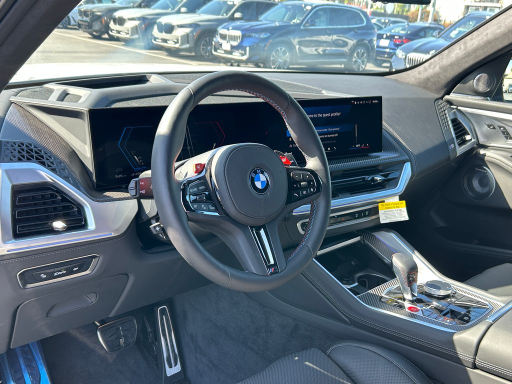 2025 BMW XM  13
