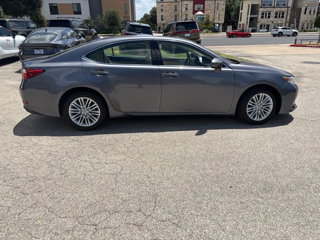 Thumbnail: 2015 Lexus ES - 6