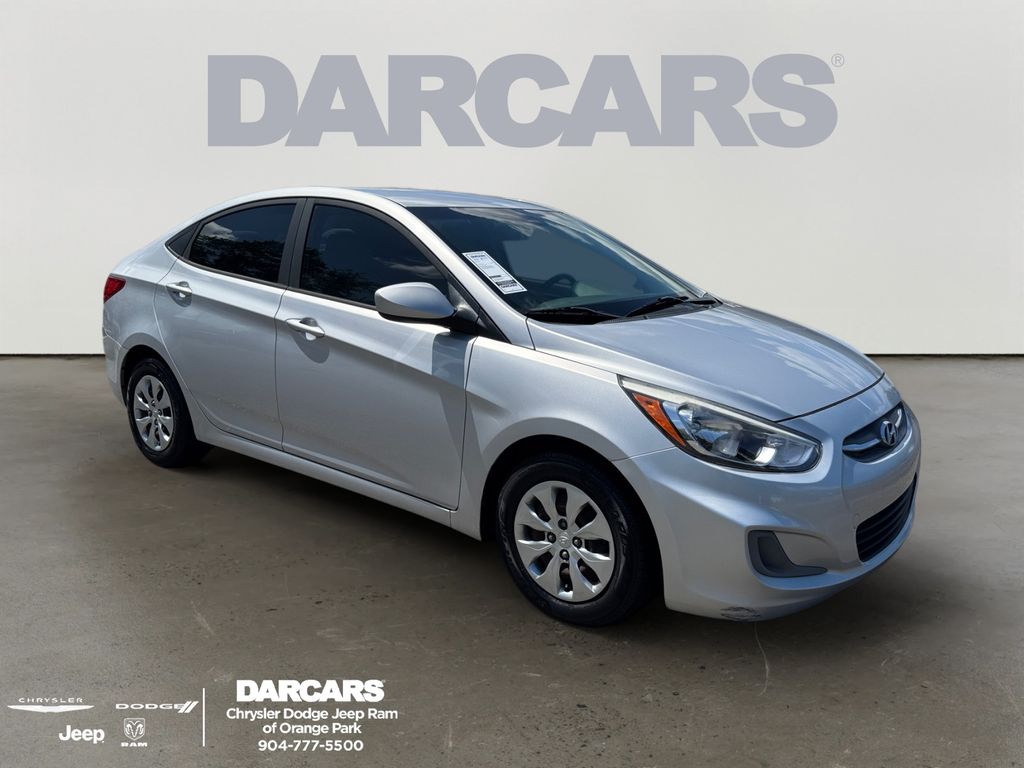 Ironman Silver Metallic 2017 Hyundai Accent SE Sedan FWD Sedan Front-Wheel Drive 6-Speed Automatic