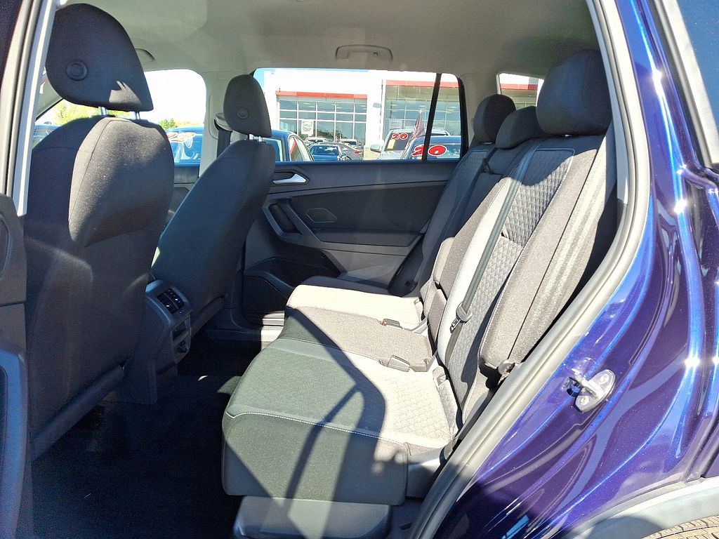 Thumbnail: 2021 Volkswagen Tiguan - 10