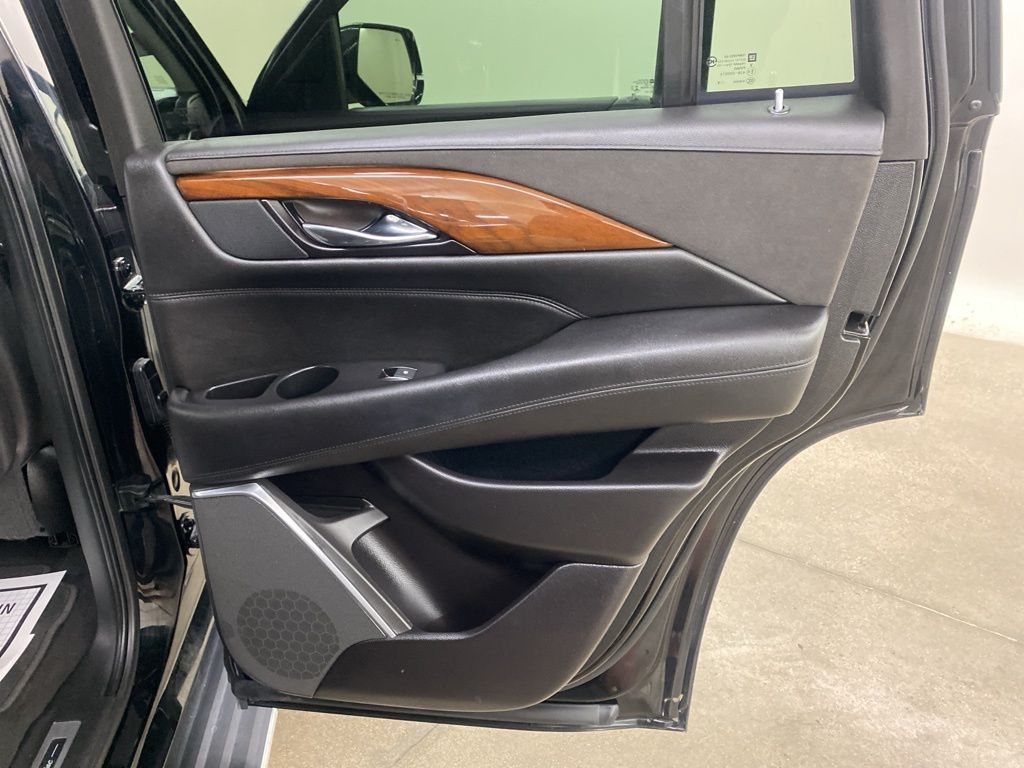 2020 Cadillac Escalade Luxury photo