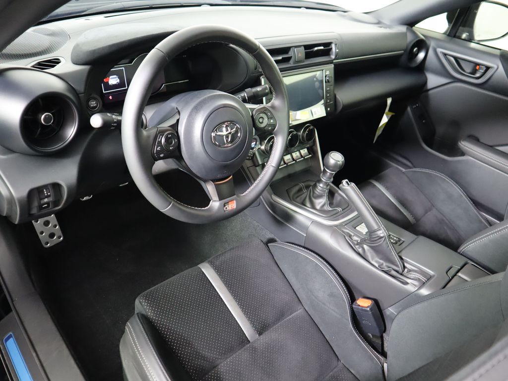 Thumbnail: 2024 Toyota GR86 - 9