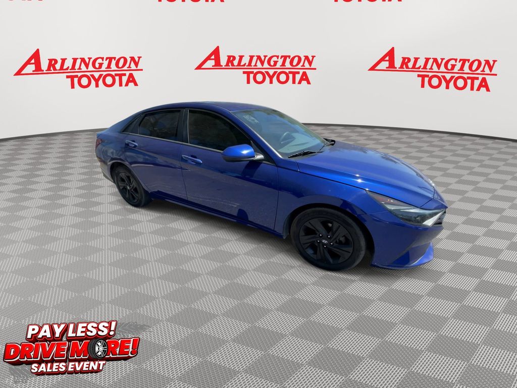 2021 Hyundai Elantra SEL - Photo 2