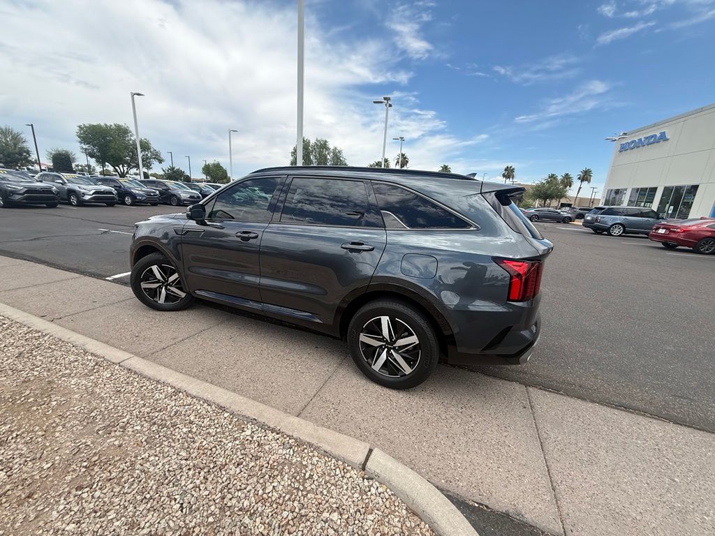 Thumbnail: 2022 Kia Sorento - 2
