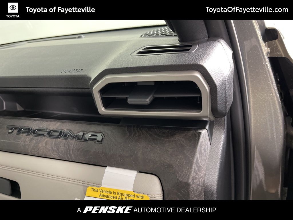 2025 Toyota Tacoma Limited 18