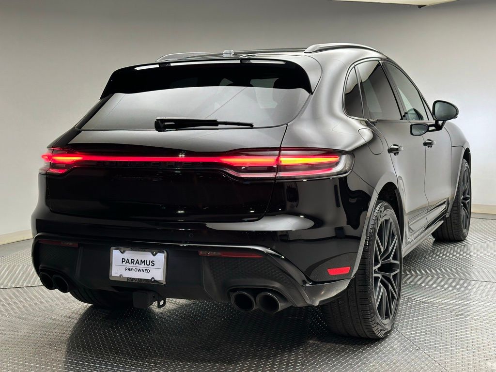 Thumbnail: 2024 Porsche Macan - 3