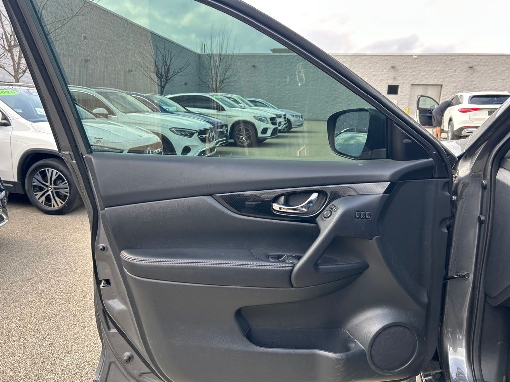 2019 Nissan Rogue SL Gray at John Sisson Motors