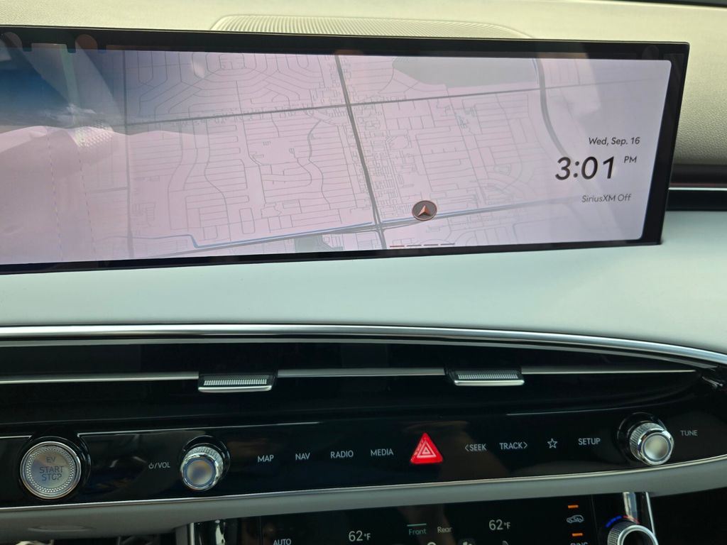 2027 Genesis Gv70