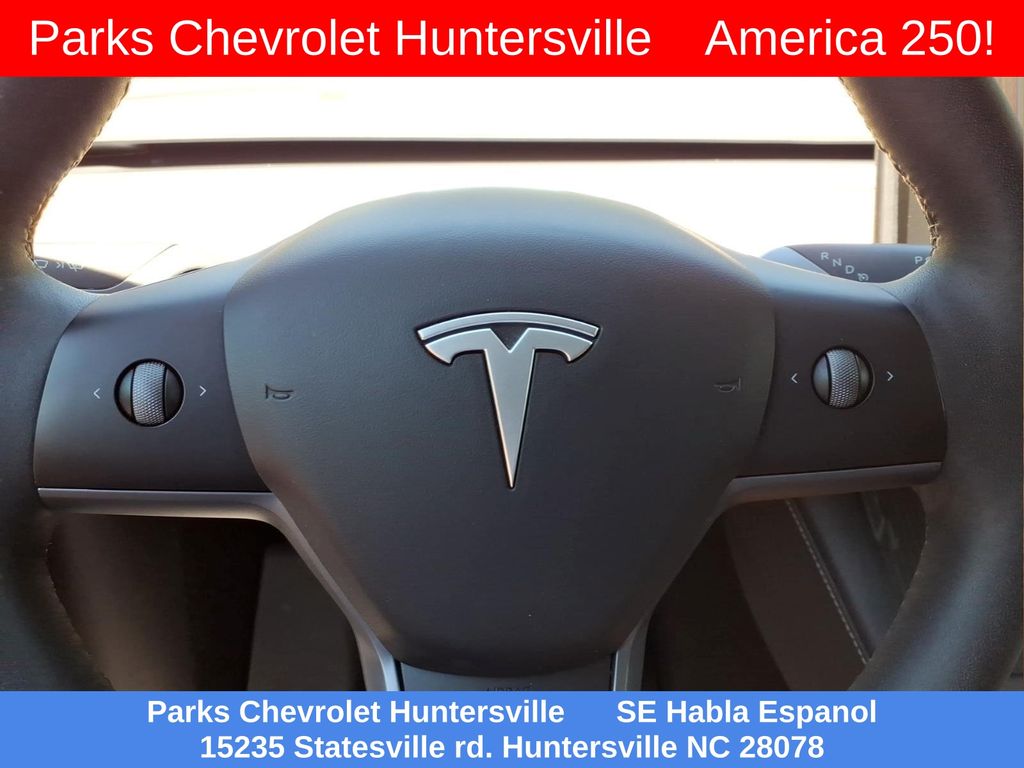 TeslaModel Y12