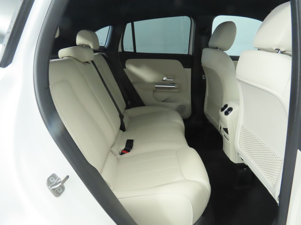 Thumbnail: 2025 Mercedes-Benz GLA - 22