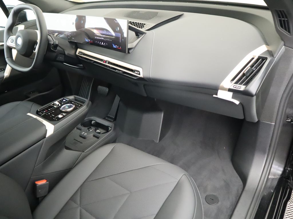 2025 BMW iX xDrive50 17