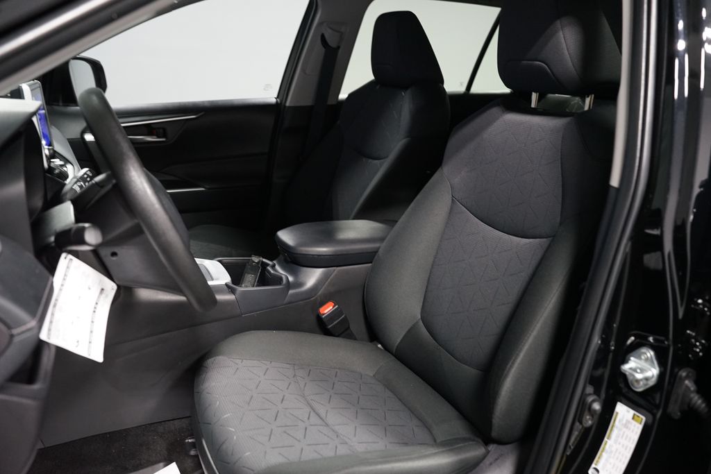 Thumbnail: 2025 Toyota RAV4 - 27