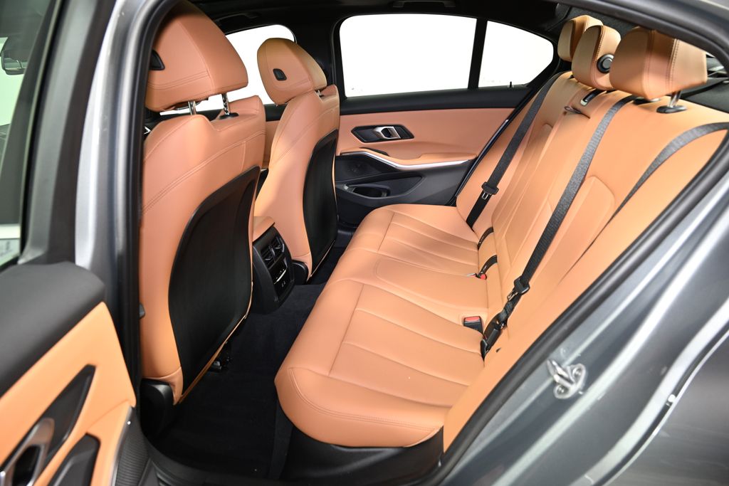 Thumbnail: 2025 BMW 3 Series - 24