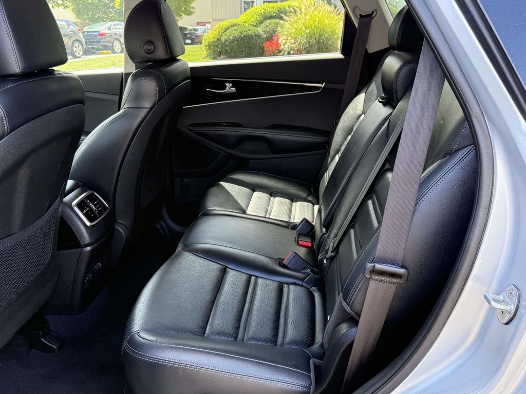 Thumbnail: 2019 Kia Sorento - 28