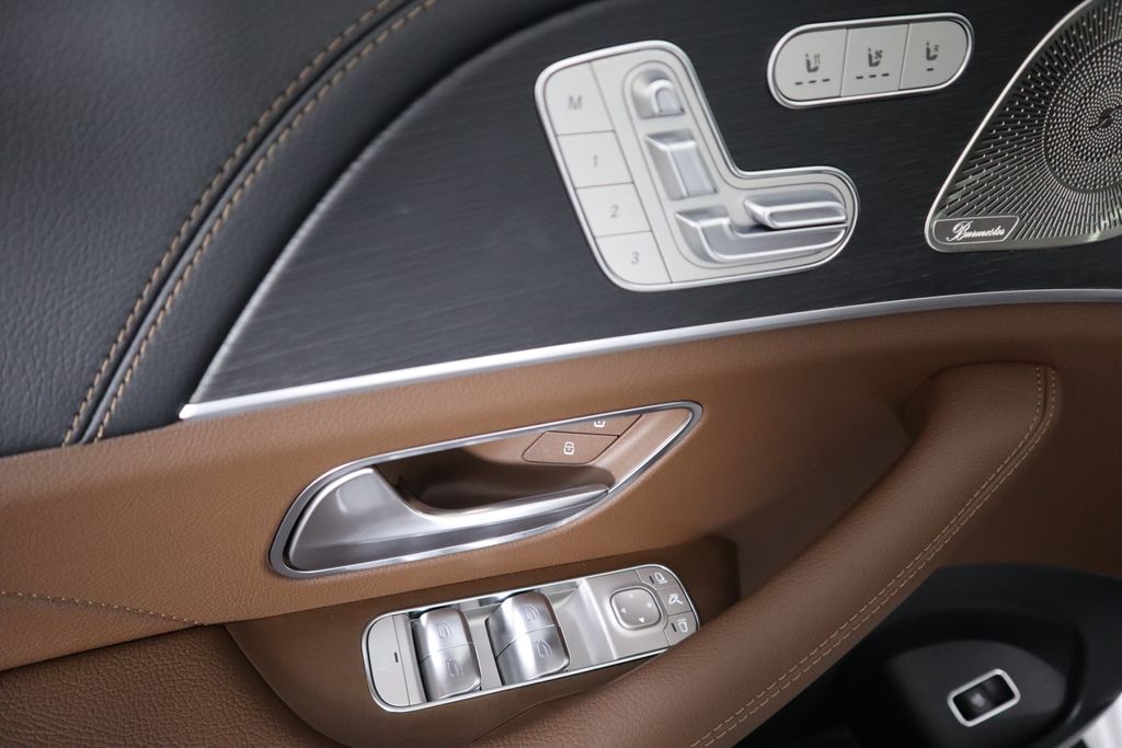 2025 Mercedes-Benz GLS 580 25