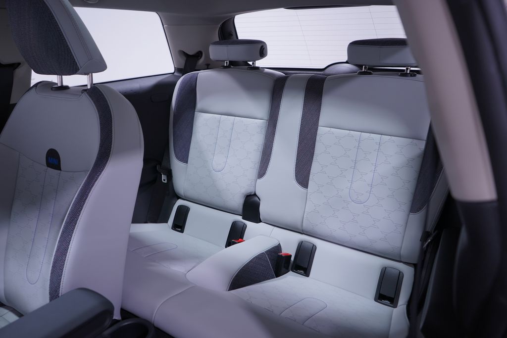 Thumbnail: 2025 MINI Cooper - 9