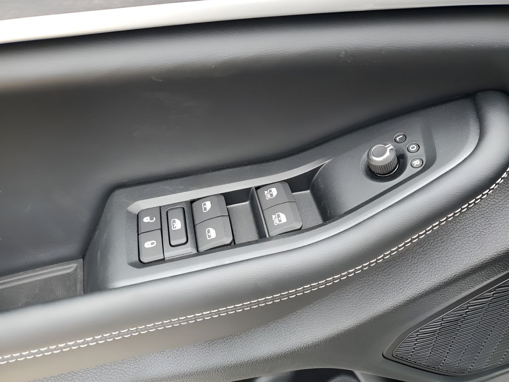 New 2026 White/off-white Jeep Laredo image 28